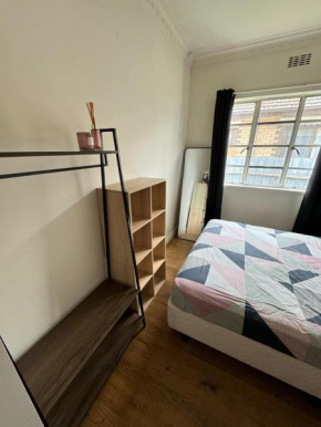 Room near to Melbourne Airport & Train Station